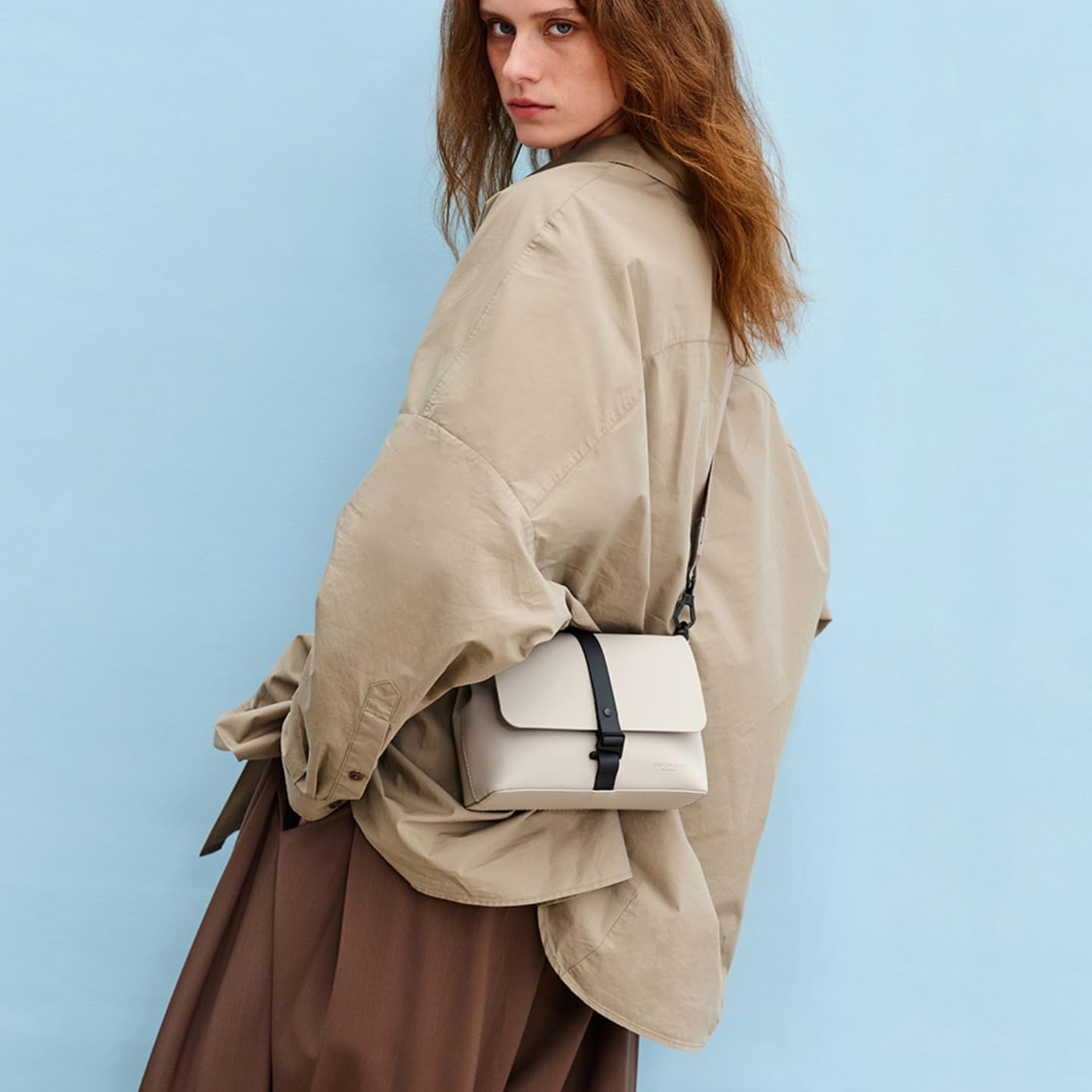gaston-luga-spl-sh-umh-ngetasche-wasserdicht-taupe-crossbody image 5