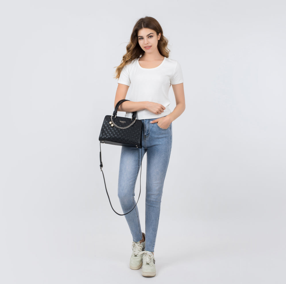 princely-london-clara-handtasche-schwarz-perlenkette image 7
