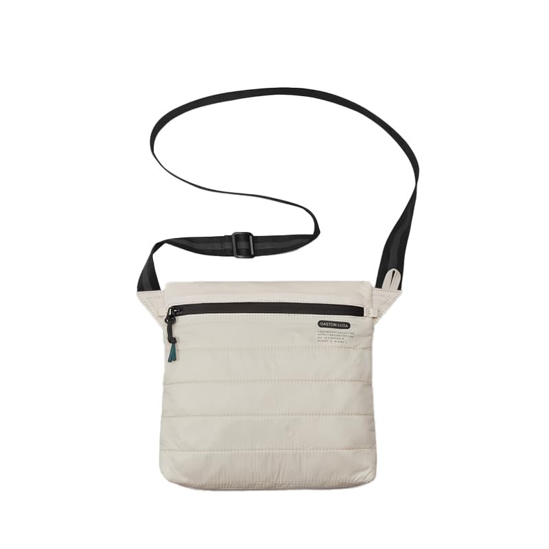 gaston-luga-lightweight-day-bag-bauchtasche-schwarz-recycelt image 1