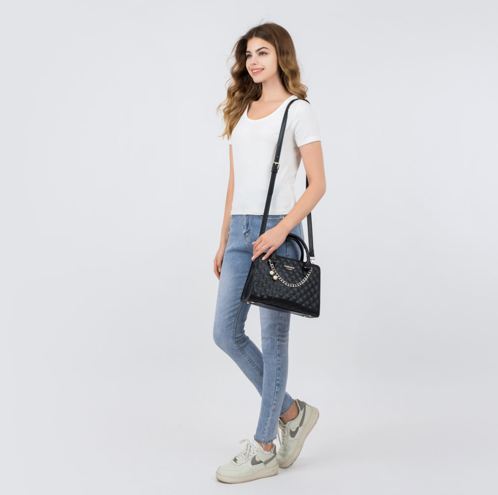 princely-london-clara-handtasche-schwarz-perlenkette image 6