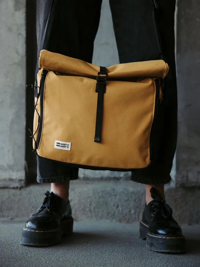 meromero-norrebro-umh-ngetasche-dark-grey-nude-15l-laptop image 1