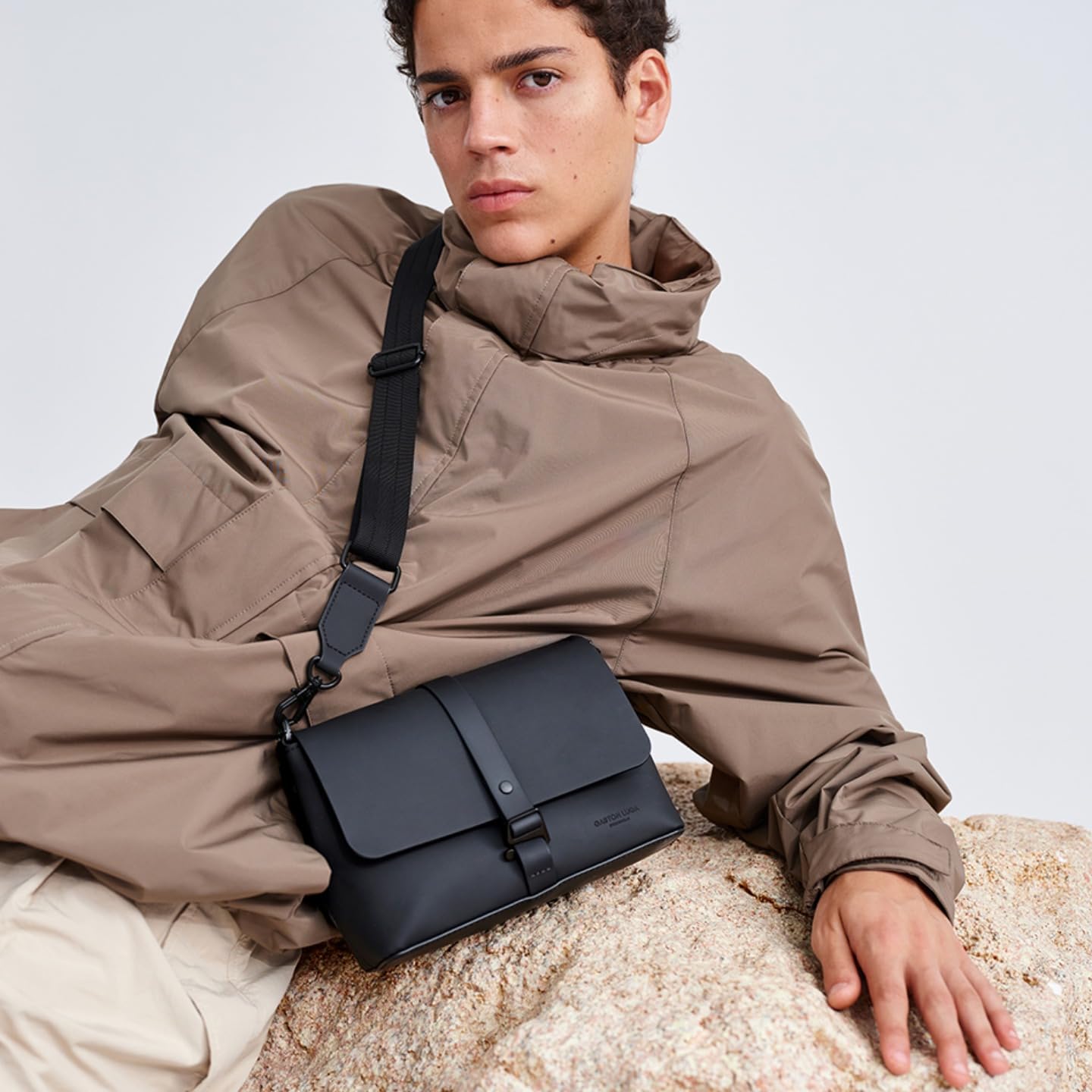 gaston-luga-spl-sh-crossbody-bag-umh-ngetasche-schwarz image 2